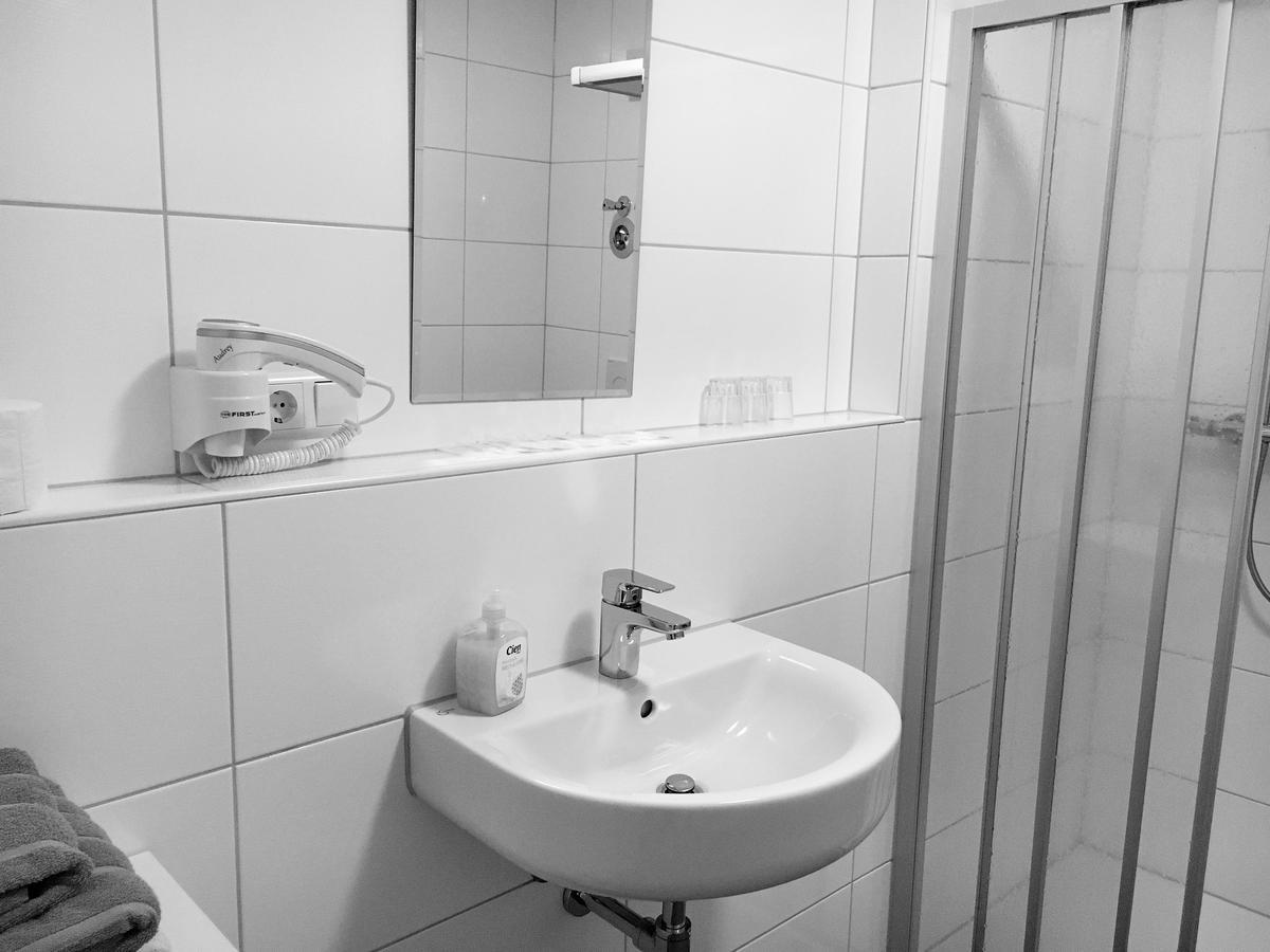 Eisberg Hotel Rust Gastehaus Room photo
